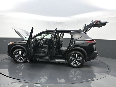 Used 2022 Nissan Rogue SL image 37