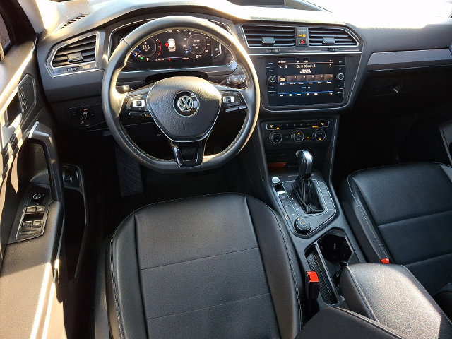 Used 2021 Volkswagen Tiguan SEL AWD/4WD image 2