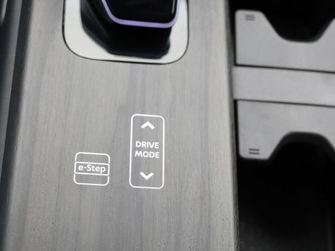 Used 2024 Nissan Ariya AWD image 26