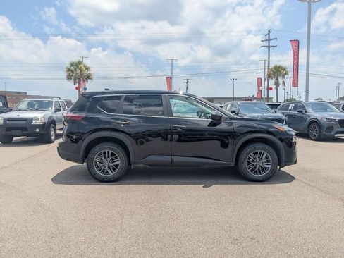 Used 2024 Nissan Rogue S FWD image 2