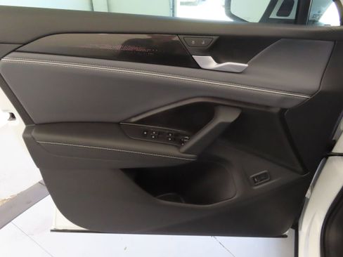 New 2026 Volkswagen Tiguan SEL R-Line image 11