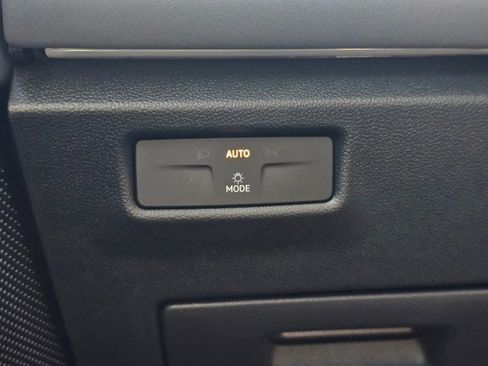 New 2026 Volkswagen Tiguan SE AWD/4WD image 37