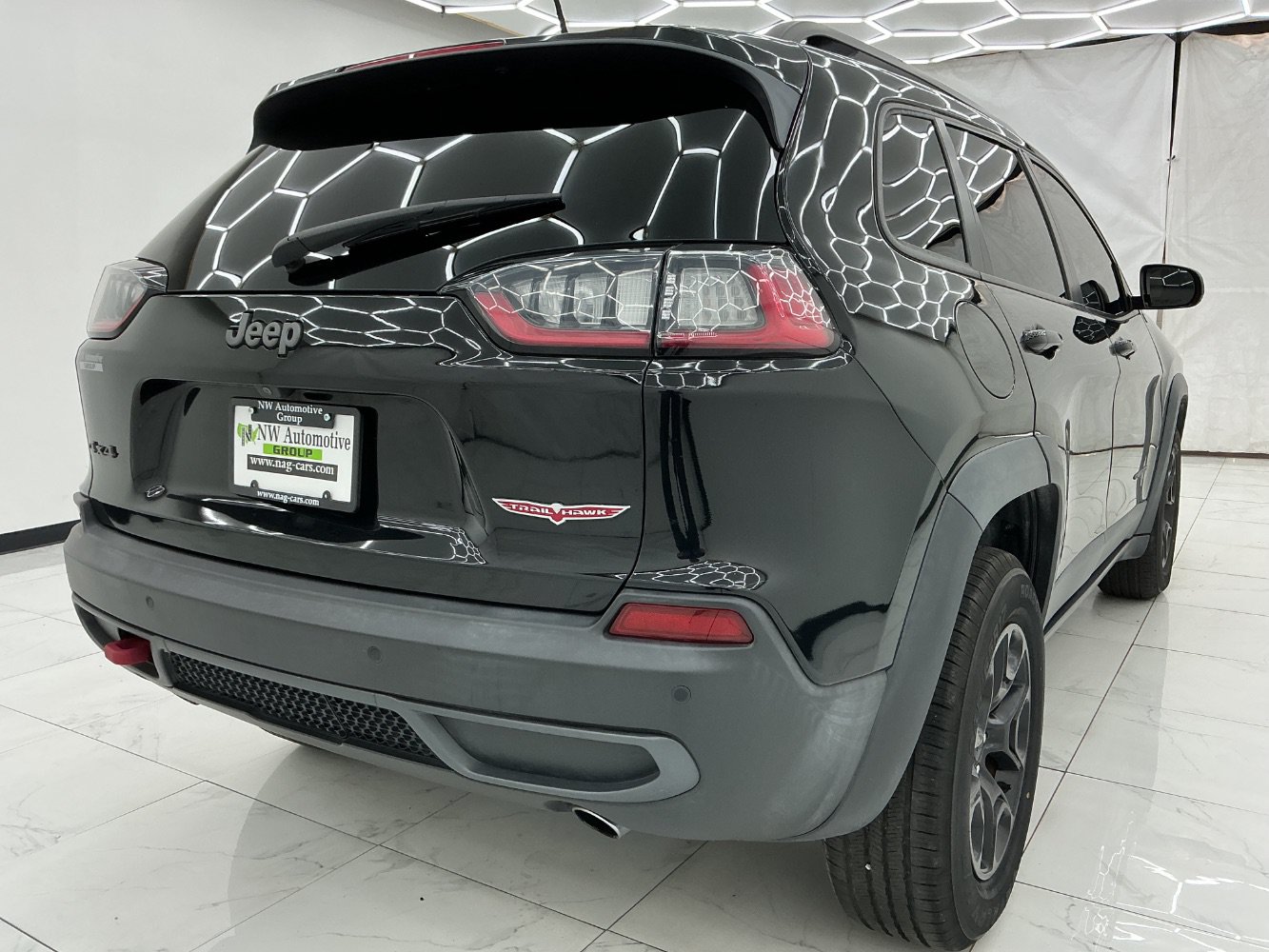 Used 2021 Jeep Cherokee Trailhawk w/ Premium Leather Package AWD/4WD image 8