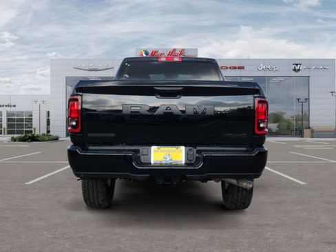 New 2026 RAM 2500 Big Horn AWD/4WD image 4