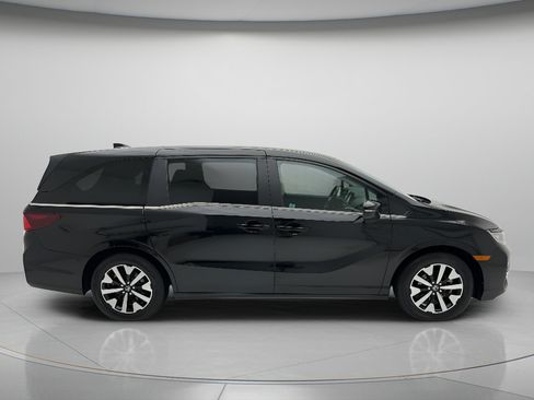Used 2025 Honda Odyssey EX-L image 3