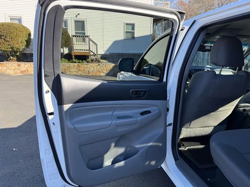 Used 2013 Toyota Tacoma 4x4 Double Cab image 16