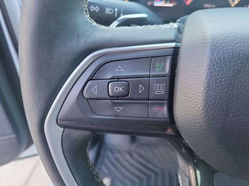 Used 2023 Jeep Grand Cherokee Altitude RWD image 29