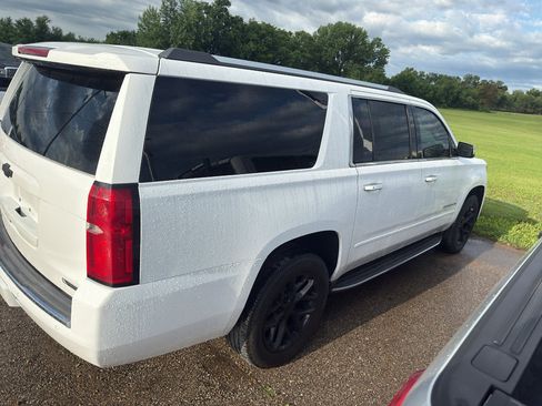 Used 2016 Chevrolet Suburban LTZ AWD/4WD image 7