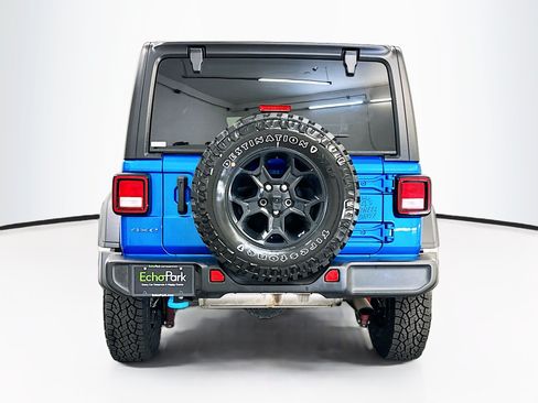 Used 2023 Jeep Wrangler Unlimited w/ Cold Weather Group AWD/4WD image 7