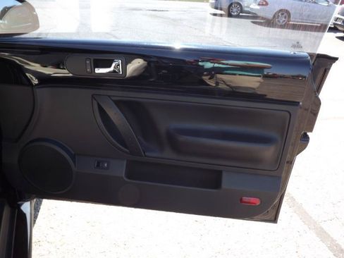 Used 2010 Volkswagen Beetle Convertible FWD image 27
