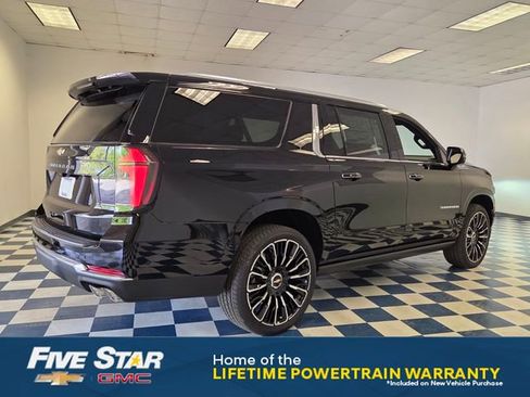 New 2026 Chevrolet Suburban High Country AWD/4WD image 6