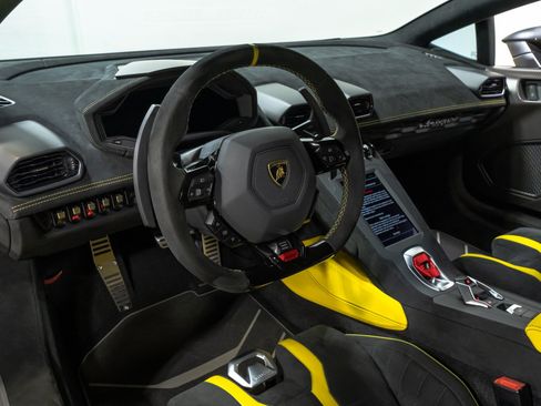 Used 2022 Lamborghini Huracan STO RWD image 48
