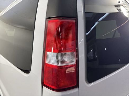 Used 2024 Chevrolet Express 3500 LT w/ LT Preferred Equipment Group RWD image 32