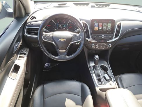 Used 2018 Chevrolet Equinox Premier image 12