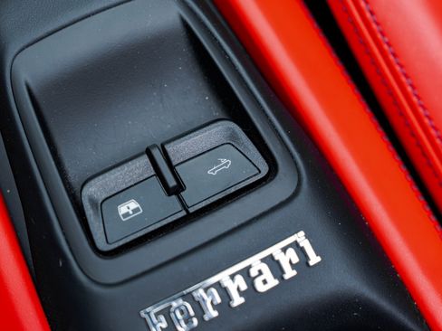 Used 2022 Ferrari F8 Tributo RWD image 61