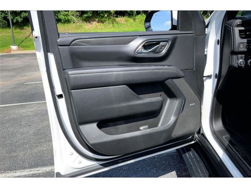 Used 2023 GMC Yukon AT4 w/ AT4 Premium Plus Package AWD/4WD image 22