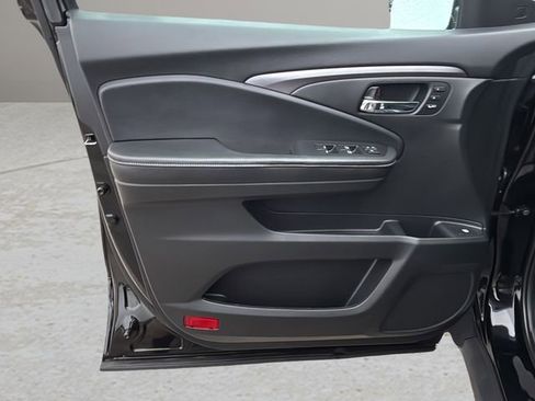 Used 2025 Honda Ridgeline RTL image 16