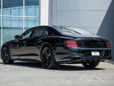 New 2025 Bentley Flying Spur Plug-In Hybrid image 17