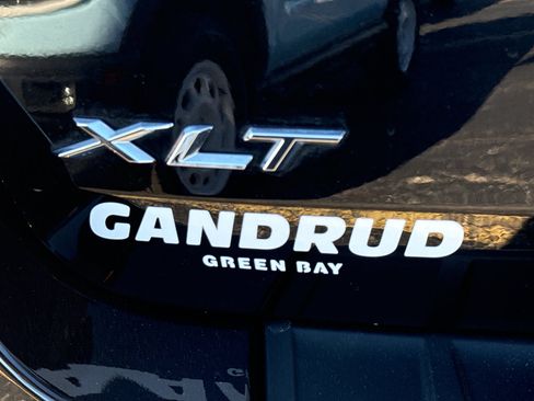 Used 2024 Ford Explorer XLT w/ Equipment Group 202A image 8