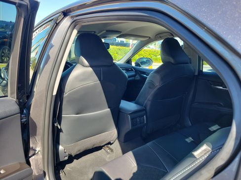 Used 2023 Toyota Camry XSE FWD image 13