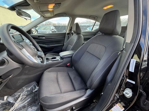 Used 2025 Nissan Altima 2.5 SV image 27