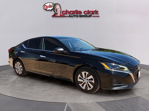 Used 2025 Nissan Altima 2.5 S FWD image 6