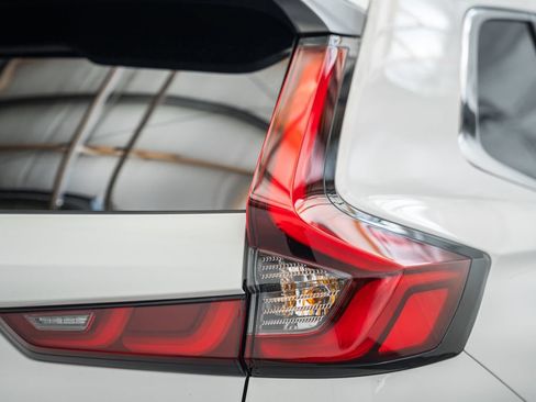 Used 2025 Honda CR-V EX image 8