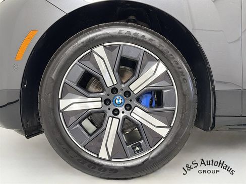 Used 2024 BMW iX xDrive50 w/ Sport Package AWD/4WD image 38