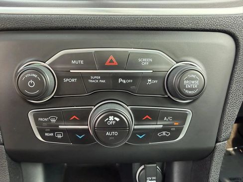 Used 2019 Dodge Charger SXT AWD/4WD image 26