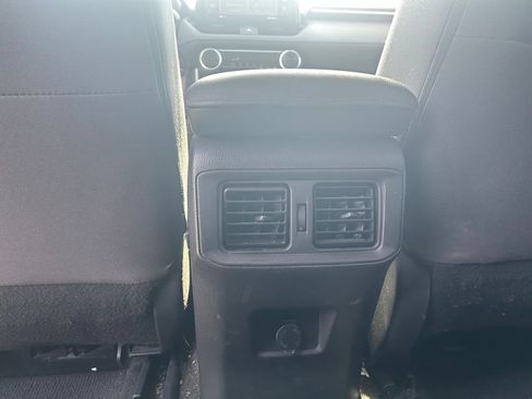 Used 2022 Toyota RAV4 LE FWD image 11