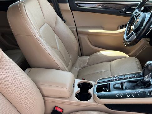 Used 2019 Porsche Macan AWD/4WD image 10