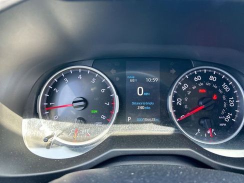Used 2019 Toyota RAV4 XLE Premium FWD image 19