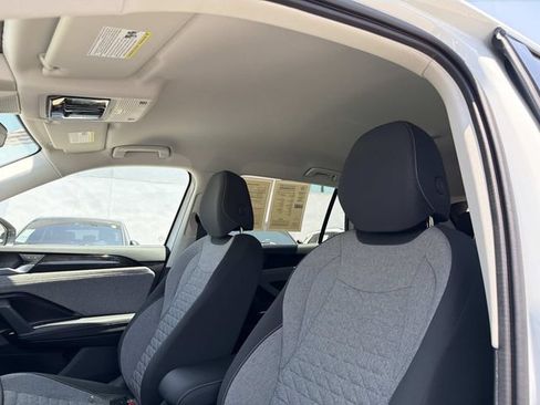 Used 2025 Volkswagen Tiguan S AWD/4WD image 16