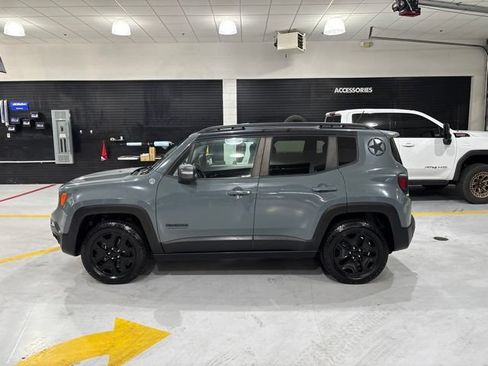 Used 2017 Jeep Renegade Trailhawk AWD/4WD image 5
