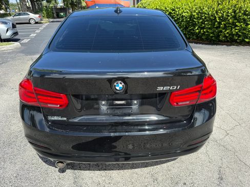 Used 2018 BMW 320i Sedan RWD image 2