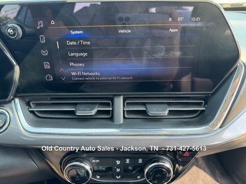 Used 2024 Chevrolet Trax ACTIV w/ Sunroof Package image 39