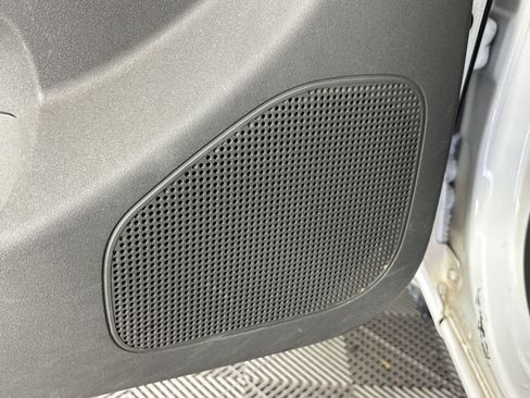 Used 2017 Nissan Frontier SV RWD image 27