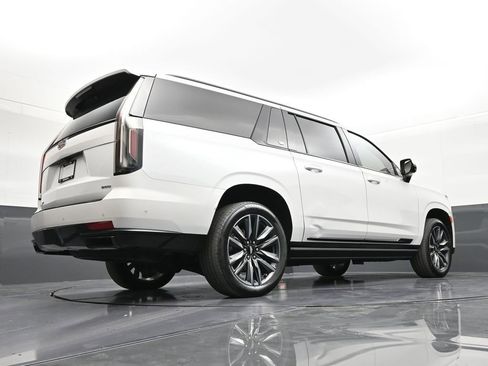 Certified 2024 Cadillac Escalade ESV Sport Platinum w/ Heavy-Duty Trailer Package AWD/4WD image 24