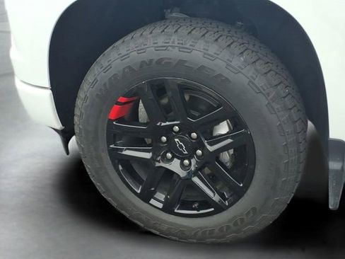 Used 2025 Chevrolet Silverado 1500 RST w/ Redline Edition AWD/4WD image 18