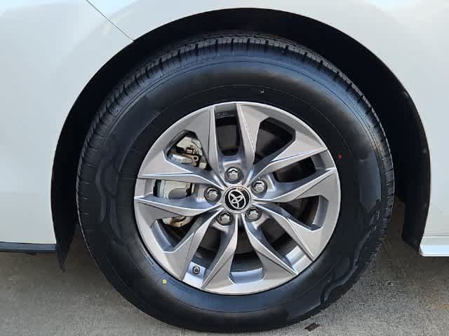 Used 2022 Toyota Sienna XLE FWD image 13