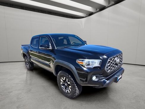 Used 2020 Toyota Tacoma TRD Off-Road w/ Technology Package AWD/4WD image 7
