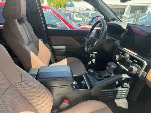 Used 2026 Toyota 4Runner Limited AWD/4WD image 6