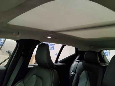 Used 2024 Volvo XC40 B5 Plus w/ Protection Package Premier AWD/4WD image 37