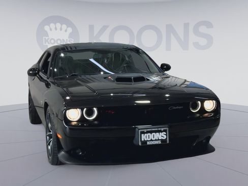 Used 2018 Dodge Challenger R/T Scat Pack RWD image 4
