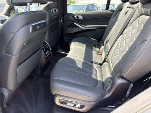 Certified 2026 BMW X7 xDrive40i w/ M Sport Package AWD/4WD image 11