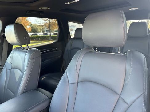 Used 2023 Buick Enclave Essence w/ Experience Buick Package image 23