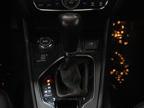 Used 2020 Jeep Cherokee Limited AWD/4WD image 22