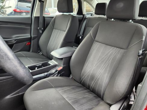 Used 2017 Ford Focus SE image 7
