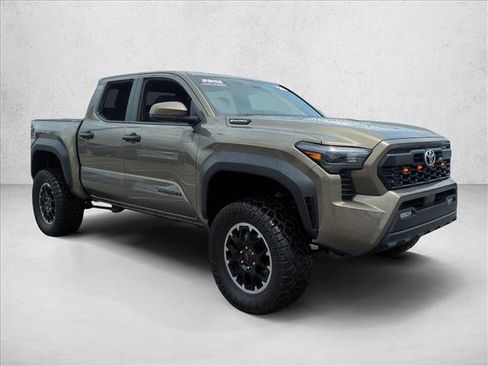 Used 2025 Toyota Tacoma TRD Off-Road AWD/4WD image 3
