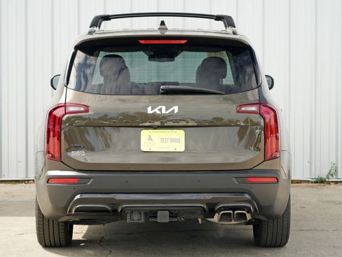 Used 2022 Kia Telluride EX w/ EX Premium Package image 10